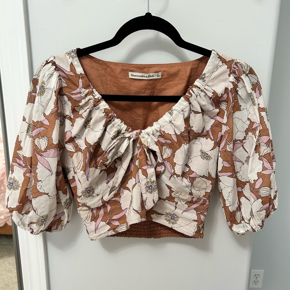 Abercrombie & Fitch Floral Puff Sleeve Crop Top